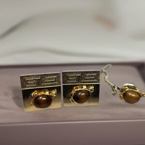 Vintage Mens Gold Tone Cuff Links With Tie Holder Brown Pietersite Stone Classy